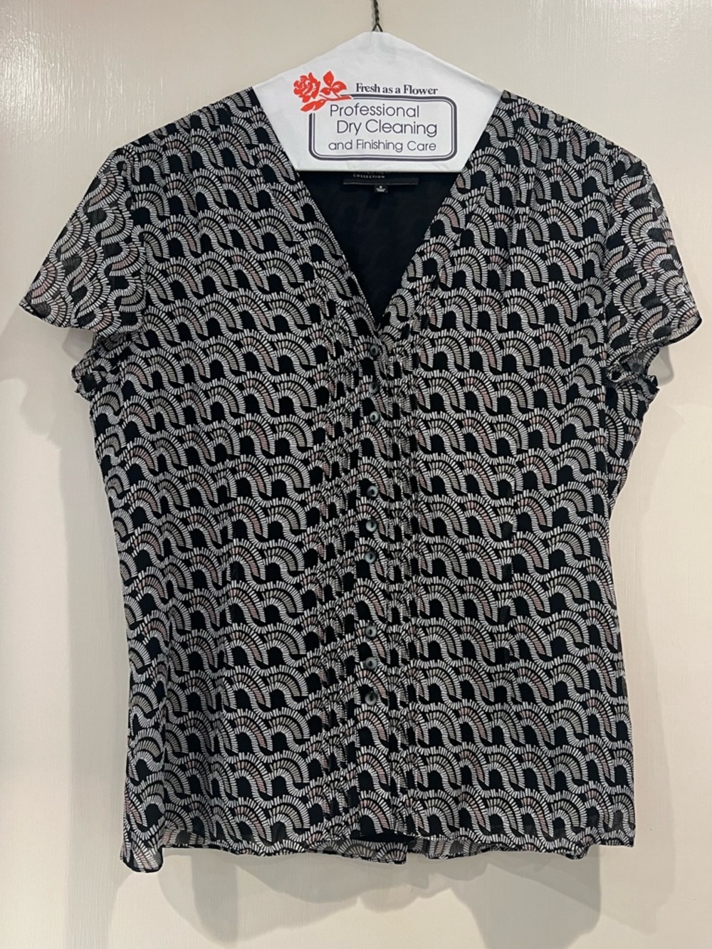 ❤️Jones New York Silk Black & White Geometric Button Front Short Sleeve Blouse